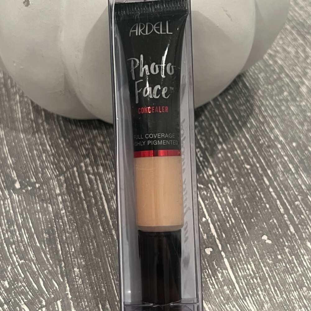 MAKEUP BUNDLE of 7 items only for $35 - Picture 10 of 16
